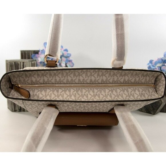 Michael Kors Joey Vanilla Monogram Acorn Leather Pocket Travel Tote NWT - Picture 6 of 7